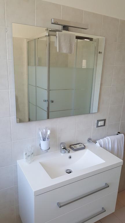 Appartamento Basic Zona Lago Lecco Exterior foto